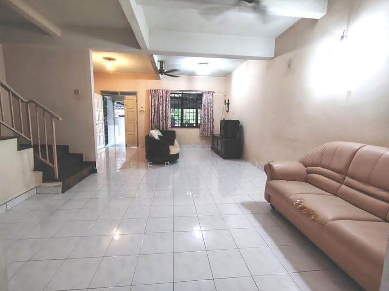 Rumah Teres 2-Tingkat untuk Dijual di Taman Buntong Jaya (Ipoh) - Joseph Wong - Living Room - PropertyGuru.com.my
