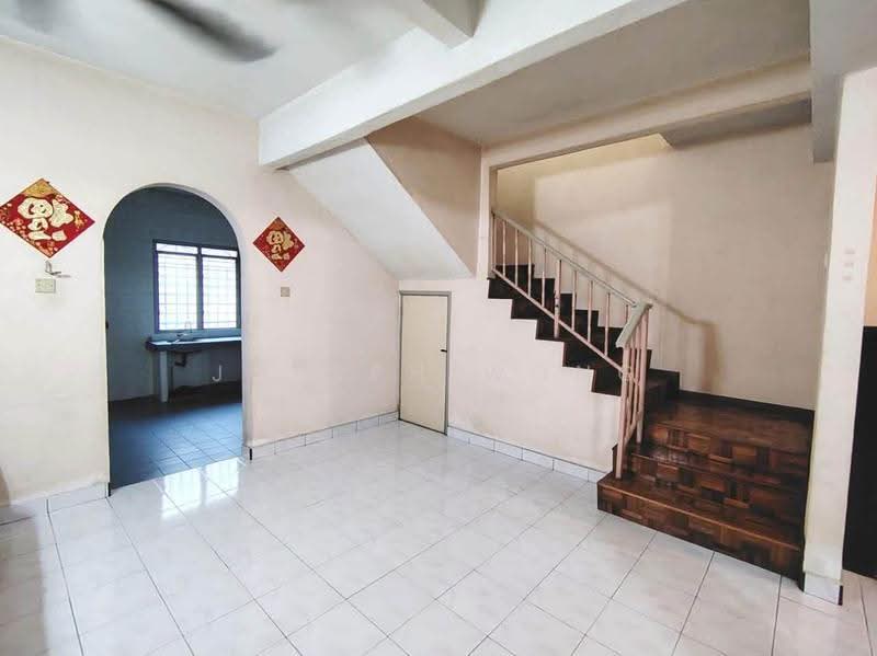 Rumah Teres 2-Tingkat untuk Dijual di Taman Buntong Jaya (Ipoh) - Joseph Wong - Living Room - PropertyGuru.com.my