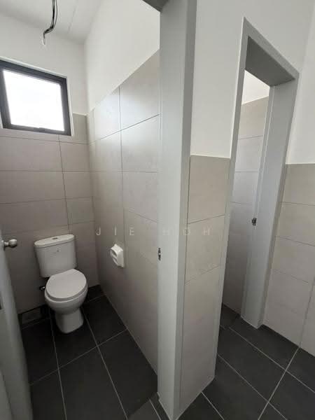 Kedai untuk Disewa di Bandar Rimbayu (Telok Panglima Garang) - Jie Hoh - Bathroom - PropertyGuru.com.my