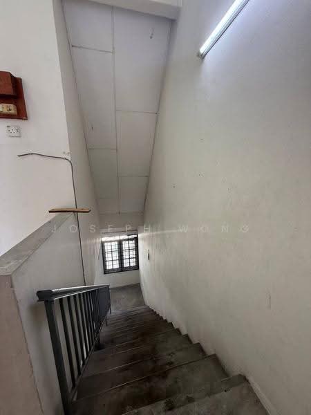 Rumah Teres 2-Tingkat untuk Dijual di Taman Sri Dermawan (Ipoh) - Joseph Wong - Corridor - PropertyGuru.com.my