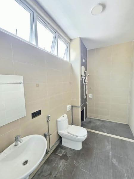 Semi-Detached House for Sale in Taman Austin Heights (Tebrau) - Yik Tat - Bathroom - PropertyGuru.com.my