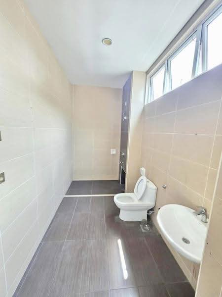 Semi-Detached House for Sale in Taman Austin Heights (Tebrau) - Yik Tat - Bathroom - PropertyGuru.com.my