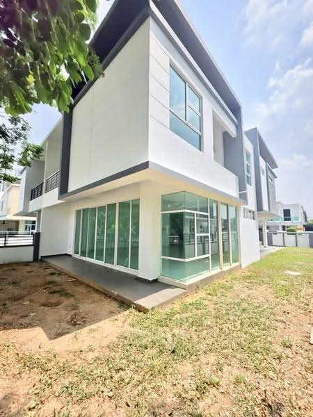 Semi-Detached House for Sale in Taman Austin Heights (Tebrau) - Yik Tat - Exterior - PropertyGuru.com.my