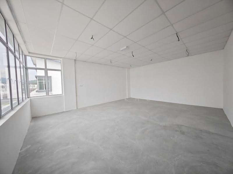 Factory for Rent in Kawasan Perindustrian Pengkalan (Lahat) - Qazin Khoo - Interior - PropertyGuru.com.my