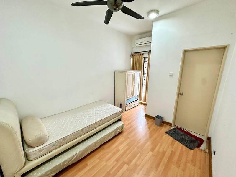 2-storey Terraced House for Sale in Denai Alam (Shah Alam) - Mohammad Din Majid - Bedroom - PropertyGuru.com.my