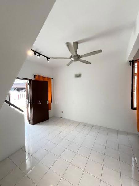 2-storey Terraced House for Rent in Taman Puteri Wangsa (Ulu Tiram) - Daphne Lee - Living Room - PropertyGuru.com.my