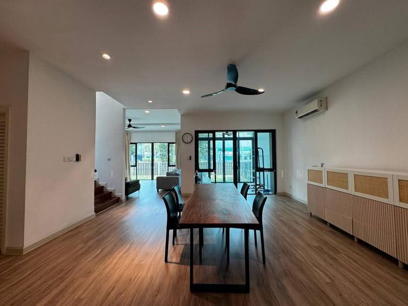 Rumah Berkembar untuk Disewa di Cyberjaya (Selangor) - Hilmi Ariffin - Dining Room - PropertyGuru.com.my