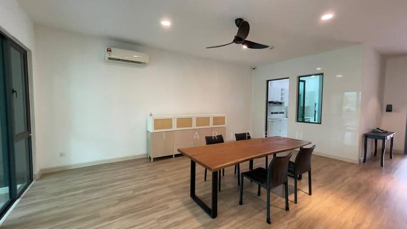 Rumah Berkembar untuk Disewa di Cyberjaya (Selangor) - Hilmi Ariffin - Dining Room - PropertyGuru.com.my