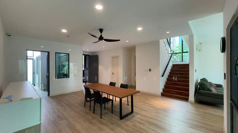 Rumah Berkembar untuk Disewa di Cyberjaya (Selangor) - Hilmi Ariffin - Living Room - PropertyGuru.com.my
