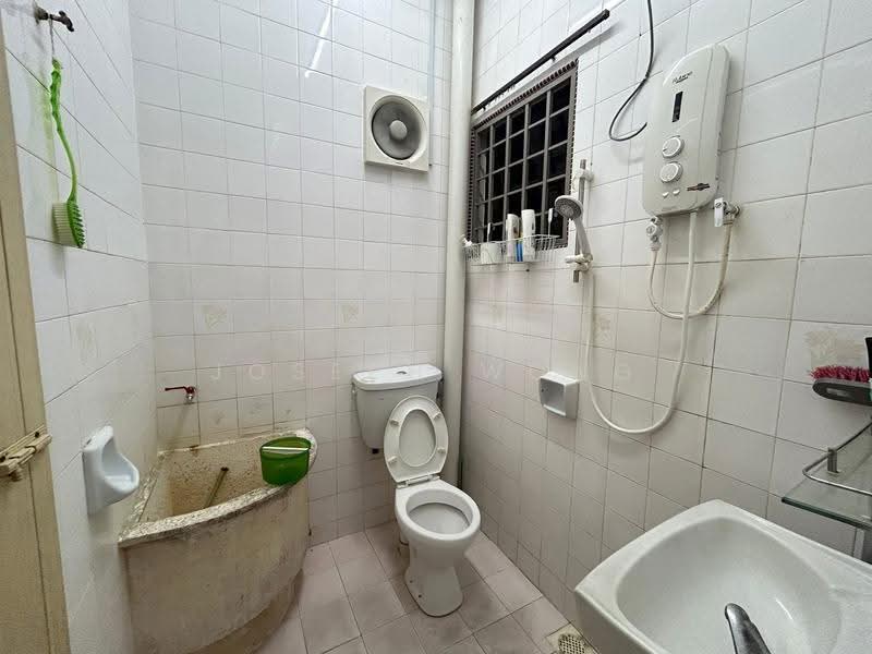 2-storey Terraced House for Rent in Station 18 (Ipoh) - Joseph Wong - Bathroom - PropertyGuru.com.my