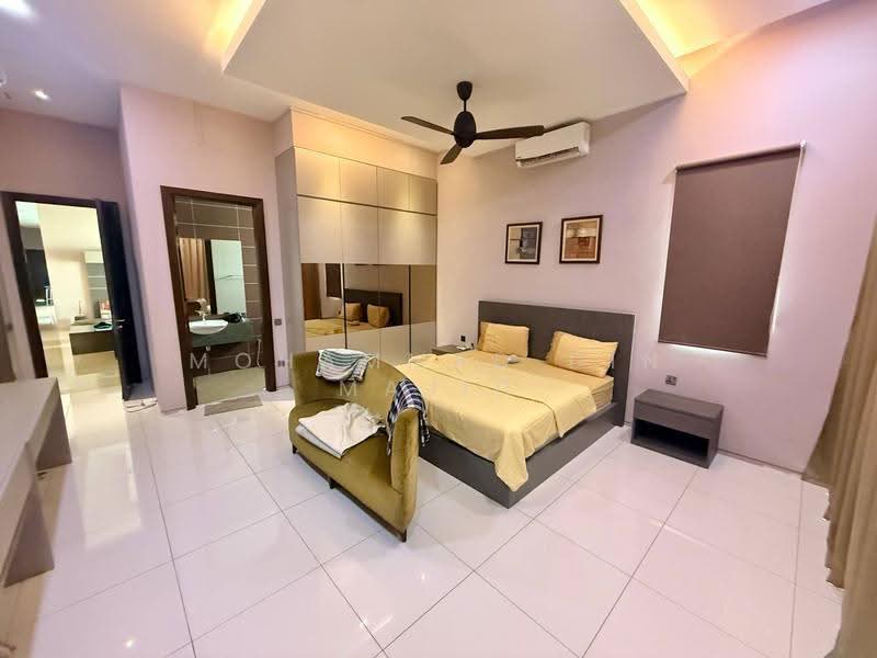 Bungalow House for Sale in Seksyen 7 (Shah Alam) - Mohammad Din Majid - Bedroom - PropertyGuru.com.my