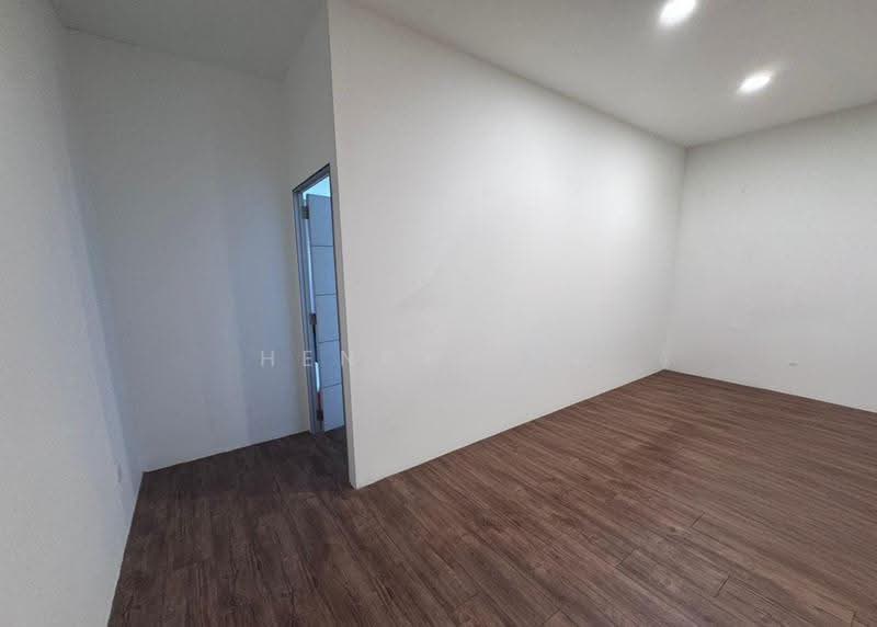 Shop / Office for Rent in Taman Mount Austin (Tebrau) - Henry Pua - PropertyGuru.com.my
