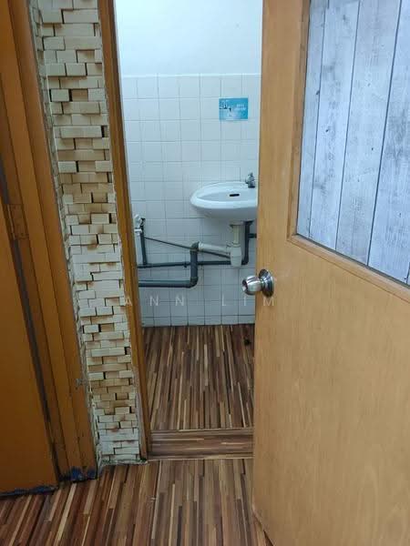 Shop / Office for Rent in Sri Petaling (Kuala Lumpur) - Ann Lim - Bathroom - PropertyGuru.com.my