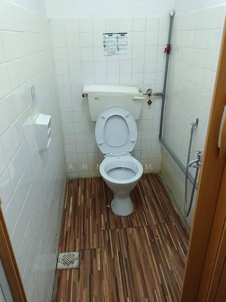 Shop / Office for Rent in Sri Petaling (Kuala Lumpur) - Ann Lim - Bathroom - PropertyGuru.com.my