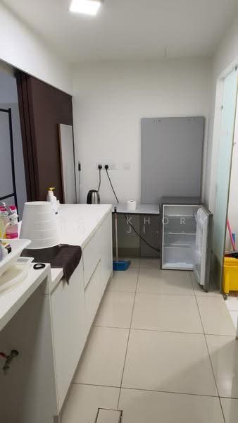 Kediaman Servis untuk Disewa di Trefoil @ Setia City - Jack Khor Phor Jiing - Kitchen - PropertyGuru.com.my