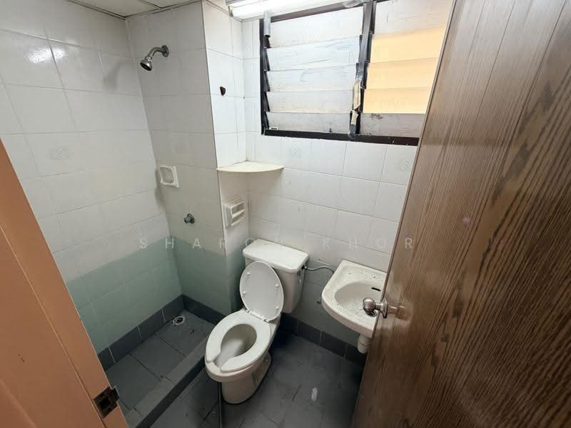 Kondominium untuk Disewa di Midlands Condo - Sharon Khor - Bathroom - PropertyGuru.com.my