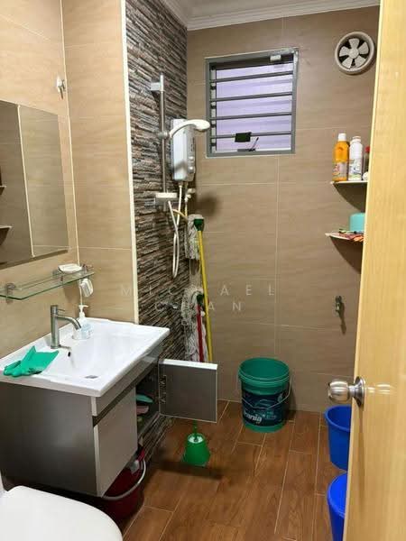 2-storey Terraced House for Sale in Bandar Puteri Puchong (Puchong) - Michael Chan - Bathroom - PropertyGuru.com.my
