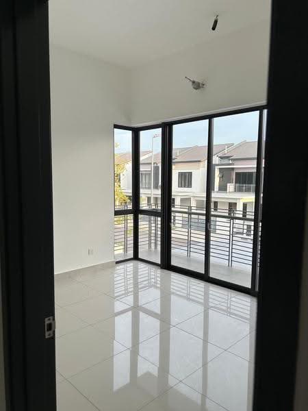 2-storey Terraced House for Rent in Telok Panglima Garang (Selangor) - Miki You - Balcony - PropertyGuru.com.my