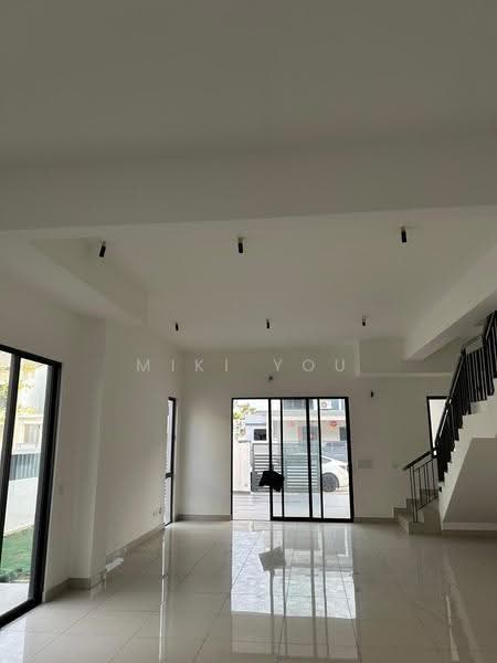 2-storey Terraced House for Rent in Bandar Rimbayu (Telok Panglima Garang) - Miki You - Living Room - PropertyGuru.com.my