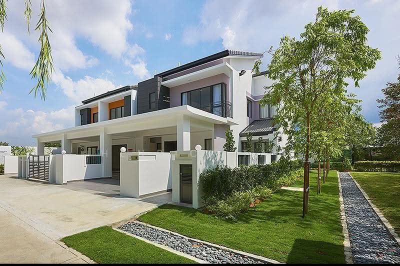 2-storey Terraced House for Sale in Bandar Rimbayu (Telok Panglima Garang) - Henrick Tan - Exterior - PropertyGuru.com.my