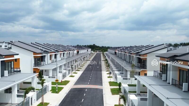 2-storey Terraced House for Sale in Bandar Rimbayu (Telok Panglima Garang) - Henrick Tan - Exterior - PropertyGuru.com.my
