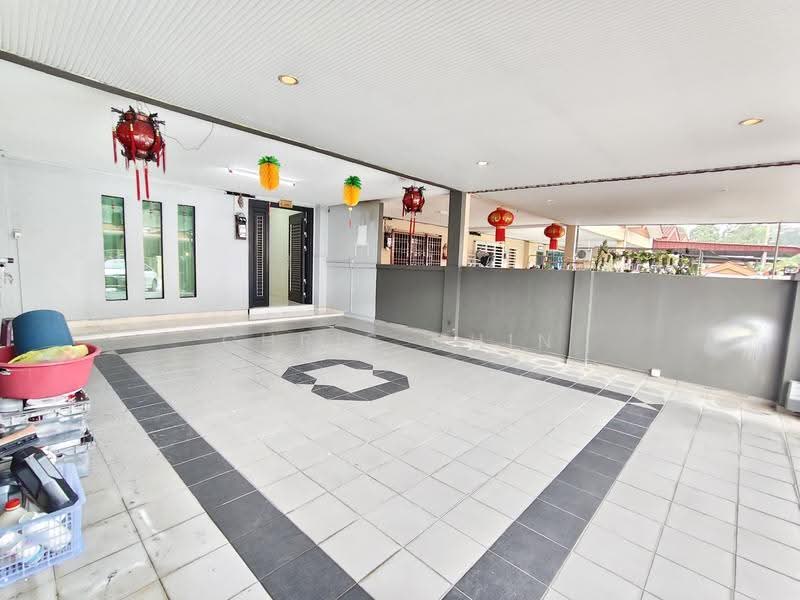 Rumah Teres 2-Tingkat untuk Dijual di Bandar Baru Sri Klebang (Chemor) - Chris Chin - Entrance - PropertyGuru.com.my