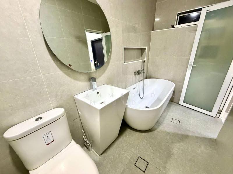 Rumah Teres 2-Tingkat untuk Dijual di Seksyen 7 (Shah Alam) - Mohammad Din Majid - Bathroom - PropertyGuru.com.my