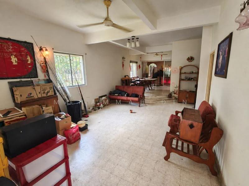 2-storey Terraced House for Sale in Ampang Jaya (Ampang) - Mohammad Din Majid - Living Room - PropertyGuru.com.my