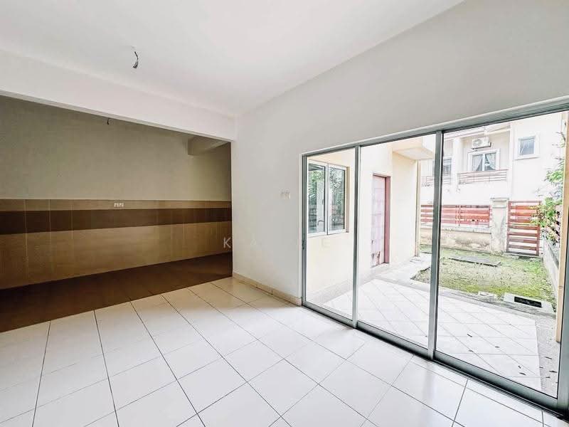 2-storey Terraced House for Sale in Denai Alam (Shah Alam) - Ka Ee - Living Room - PropertyGuru.com.my