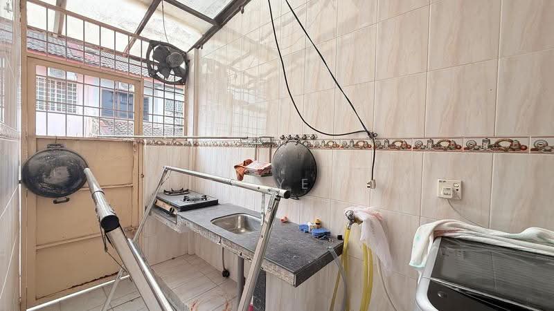 Rumah Teres 2-Tingkat untuk Dijual di Taman Midah (Cheras) - CK Yee - Kitchen - PropertyGuru.com.my