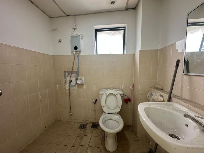 Condominium for Rent at Changkat View - Perry Chai - Bathroom - PropertyGuru.com.my