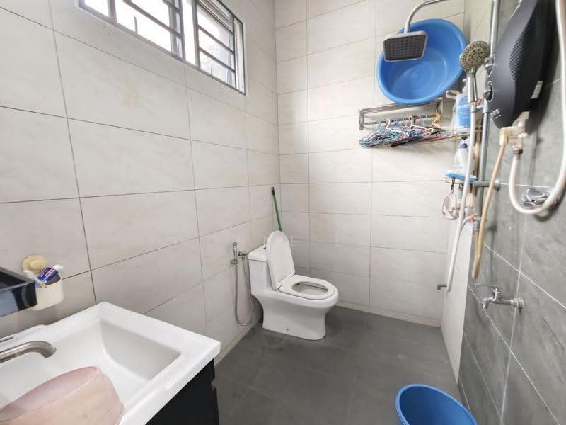 Rumah Teres 2-Tingkat untuk Dijual di Taman Kempas Indah (Tebrau) - Yvonne Lim - Bathroom - PropertyGuru.com.my
