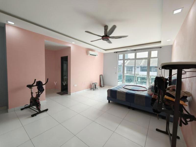 Rumah Teres 2-Tingkat untuk Dijual di Taman Kempas Indah (Tebrau) - Yvonne Lim - Bedroom - PropertyGuru.com.my