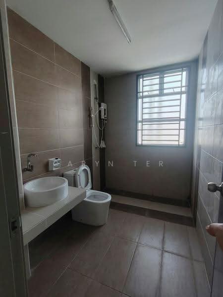 Rumah Teres 2-Tingkat untuk Disewa di Bandar Putra Kulai (Kulai) - Caryn Ter - Bathroom - PropertyGuru.com.my