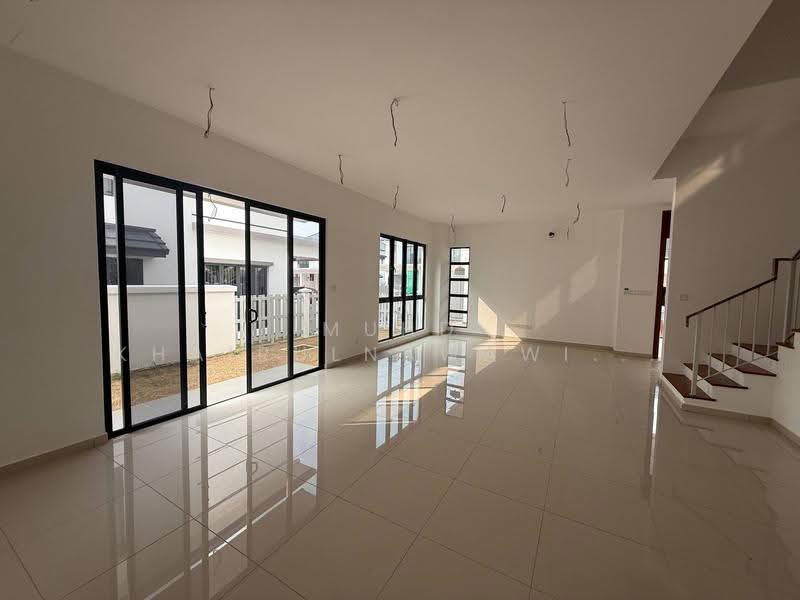 Rumah Berkembar untuk Dijual di Shah Alam (Selangor) - Muhd Khairulnawawi Kamaruddin - Living Room - PropertyGuru.com.my