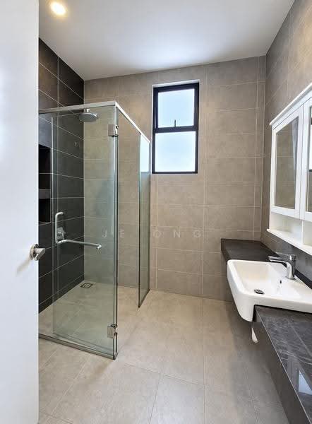 Rumah Berkembar untuk Disewa di Gelang Patah (Johor) - JE ONG - Bathroom - PropertyGuru.com.my