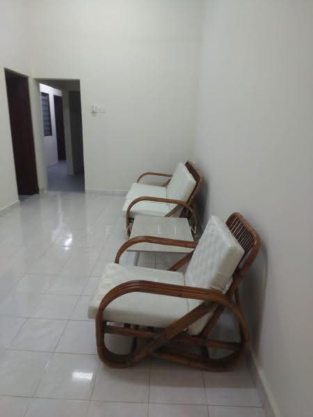 Rumah Teres 1-Tingkat untuk Disewa di Seksyen 8 (Petaling Jaya) - Key Ling - Living Room - PropertyGuru.com.my
