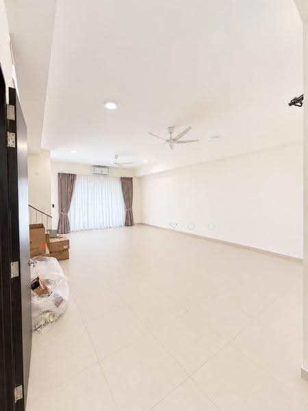 Rumah Teres 2-Tingkat untuk Disewa di Twentyfive7 (Tanjong Duabelas) - Elyn Soo - Living Room - PropertyGuru.com.my