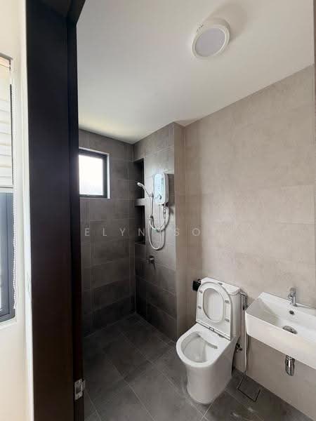 Rumah Teres 2-Tingkat untuk Disewa di Twentyfive7 (Tanjong Duabelas) - Elyn Soo - Bathroom - PropertyGuru.com.my