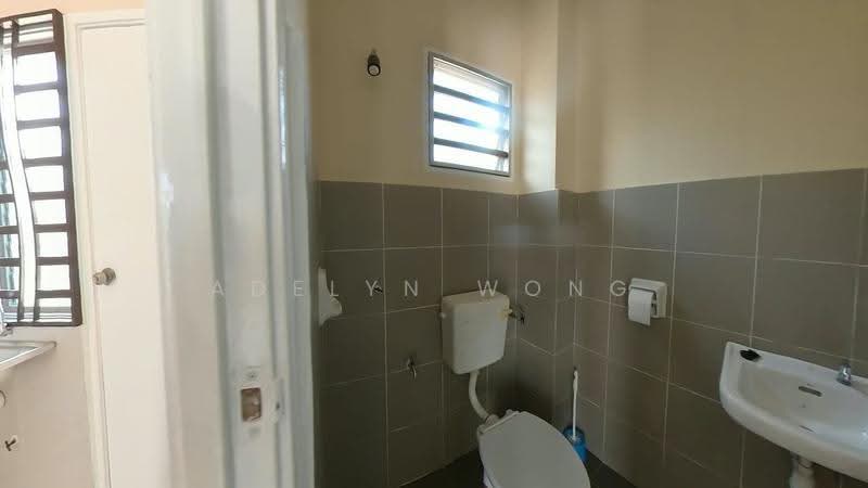 Rumah Teres 1-Tingkat untuk Dijual di Taman Sungai Kapar Indah (Kapar) - Adelyn Wong - Bathroom - PropertyGuru.com.my