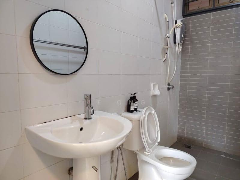 Kediaman Servis untuk Dijual di Palazio - JE ONG - Bathroom - PropertyGuru.com.my