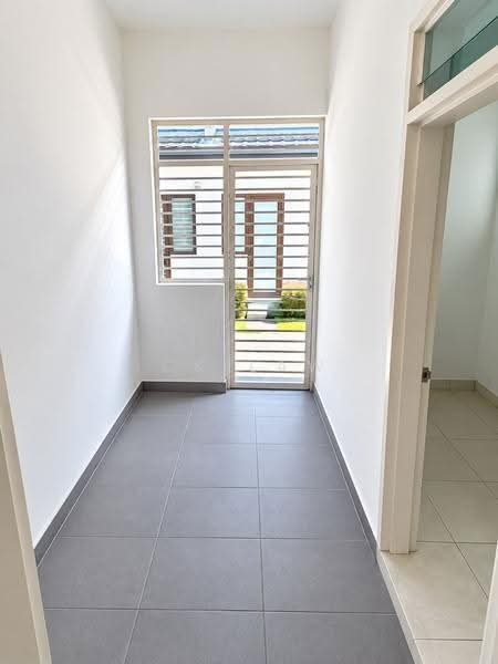 Rumah Teres 2-Tingkat untuk Dijual di Eco Majestic (Semenyih) - CK Law - Entrance - PropertyGuru.com.my