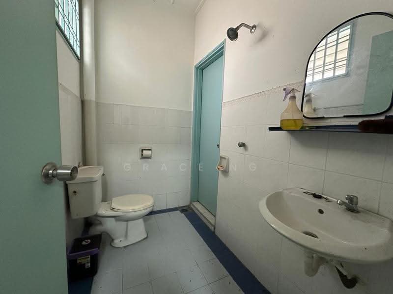 2-storey Terraced House for Sale in Bandar Baru Permas Jaya (Permas Jaya) - Grace Ng - Bathroom - PropertyGuru.com.my