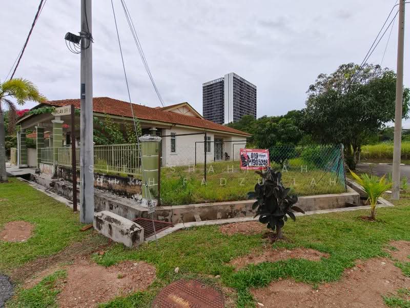 Rumah Berkembar untuk Dijual di Taman Pulau Gadong (Klebang) - Siti Shahidah Sheikh Fadzullah - Exterior - PropertyGuru.com.my