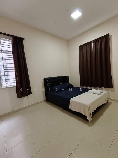 Rumah Berkembar untuk Dijual di Taman Pulau Gadong (Klebang) - Siti Shahidah Sheikh Fadzullah - Bedroom - PropertyGuru.com.my