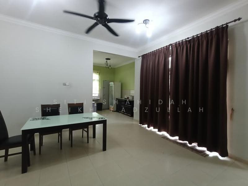 Rumah Berkembar untuk Dijual di Taman Pulau Gadong (Klebang) - Siti Shahidah Sheikh Fadzullah - Dining Room - PropertyGuru.com.my