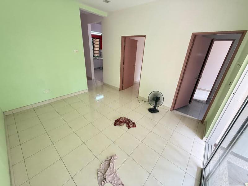 2-storey Terraced House for Sale in Denai Alam (Shah Alam) - Ka Ee - Living Room - PropertyGuru.com.my