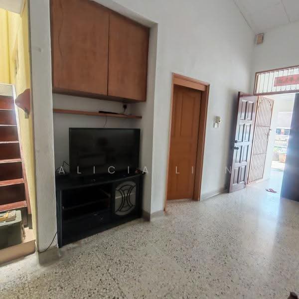 Rumah Teres 1-Tingkat untuk Disewa di Taman Pelangi (Johor Bahru) - Alicia Lian - Living Room - PropertyGuru.com.my