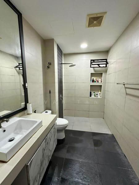 3.5-storey Terraced House for Sale in Duta Suria (Ampang) - Ivan Tan - Bathroom - PropertyGuru.com.my