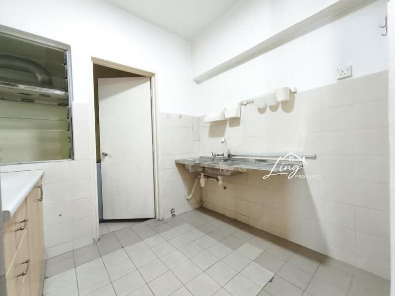 Kondominium untuk Disewa di D'aman Crimson - SW Ling - Kitchen - PropertyGuru.com.my